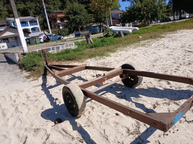 Carretinha para barco de encalhe