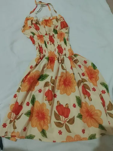 Vestido floral de alcinha 