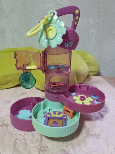 Littlest Pet Shop Teeniest Tiniest Play Set