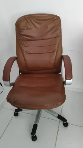 Cadeira escritório usada