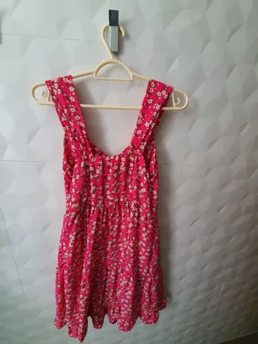 Vestido florido 13-14 anos