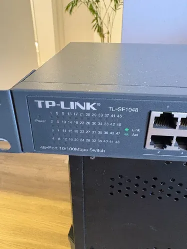 Switch TP Link 48 portas