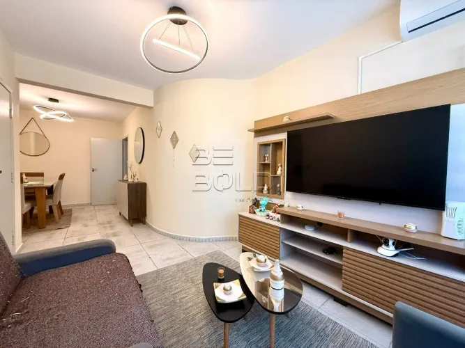Apartamento com ótima localização e 2 dormitórios