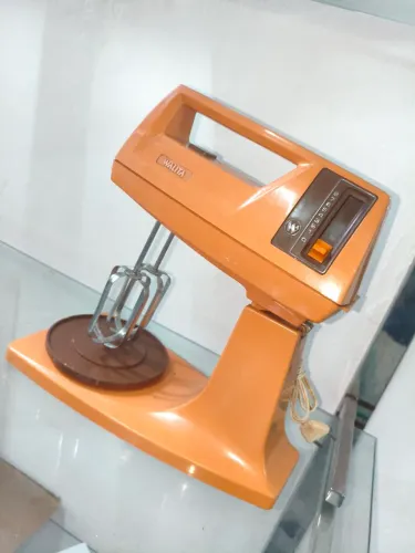 Batedeira Walita Topa Tudo (modelo clássico dos anos 1970/1980),