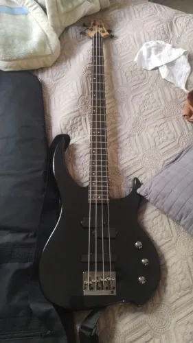Samick greg bennett 4 cordas