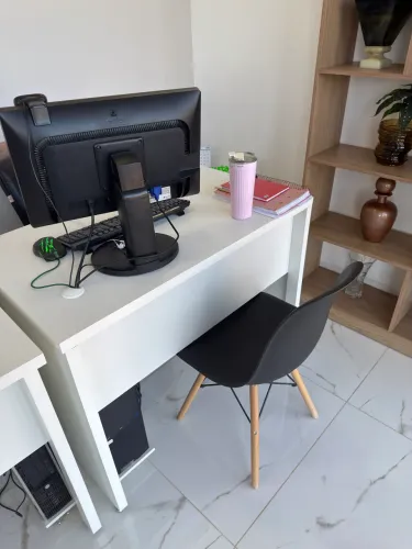 3 Mesas de Escritório Brancas 1,00m - Ótimo Estado