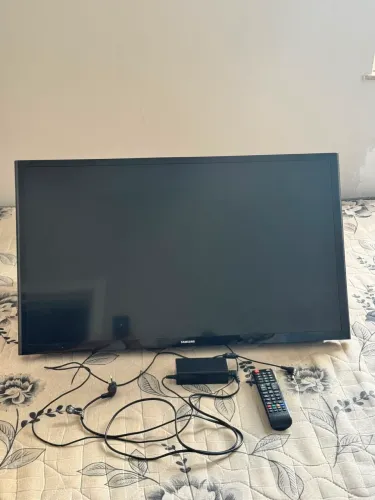 Televisão Samsung 32 polegadas com defeito no display