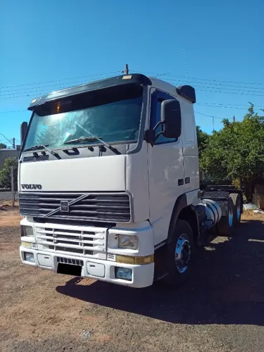 CAMINHÃO VOLVO FH12 380 - ANO 2003 - 6X2