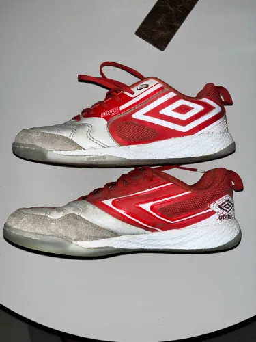 Modelo England Umbro Pro 5 bump, Tamanho 37