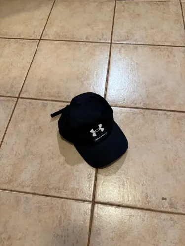Boné Under Armour strapback branded hat