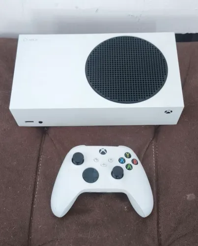 Xbox séries S com jogos