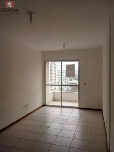 Apartamento de 2 quaertos com garagem na Trindade