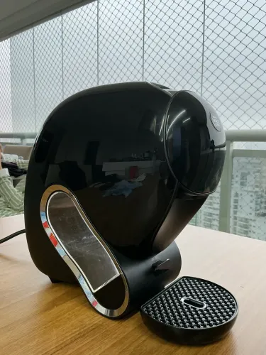 Nescafé Dolce Gusto Neo Preta pouco uso bem conservada