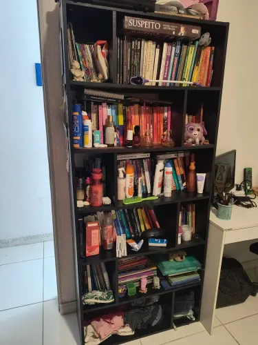Estante de livros (sem os livros!)