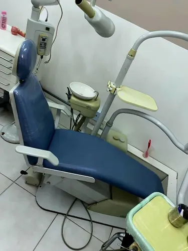 Duas cadeiras Gnatus em bom estado, funcionando. OPORTUNIDADE !