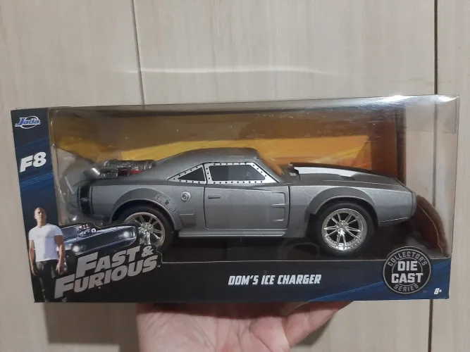 Jada Velozes e Furiosos Dom Ice Charger 1/24