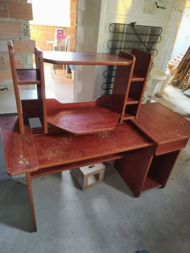 Mesa de computador - móveis usados para casa