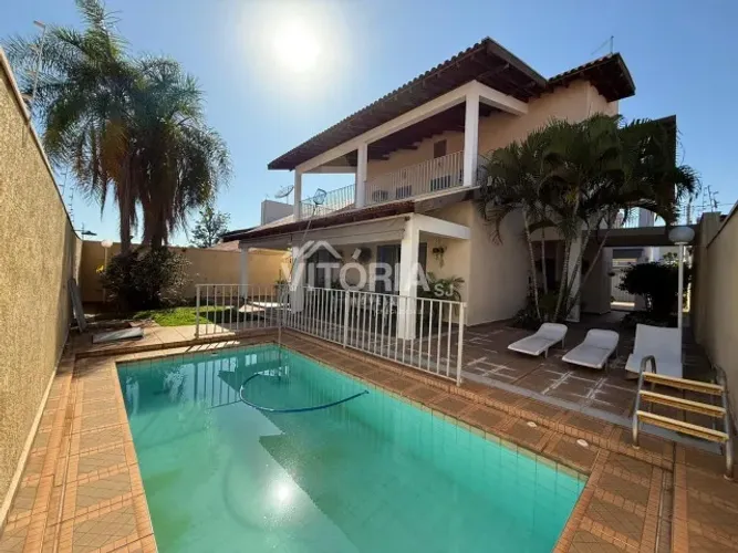Sobrado com Piscina à Venda e Locação no Jardim Aclimação | 4 Dormitórios | 2 Suítes
