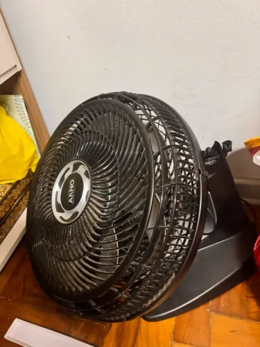 Ventilador Arno Preto - Motor Funciona (Carcaça Quebrada) - Para Reparo
