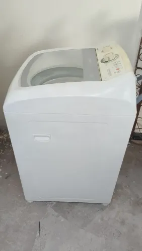 Vendo máquina de lavar roupa Consul 11kg com garantia.