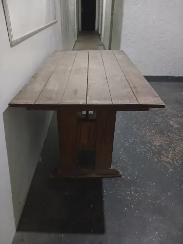 Mesa de Jantar de Madeira Maciça 