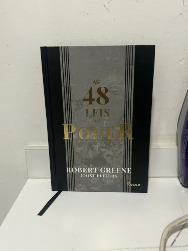Livro as 48 leis do poder Robert Greene