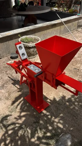 Maquina de bloco ecológico