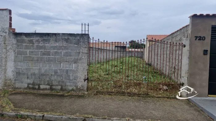 Terreno próximo ao Centro de Lorena-SP á venda.