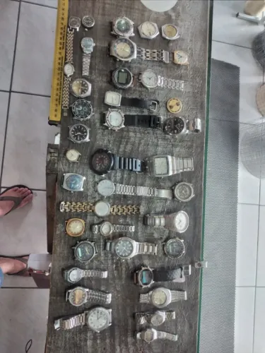 kit 38 relógios obs: só no kit-para colecionar ou tirar peças
