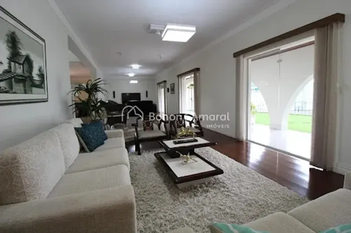 Casa para alugar com 800m², 4 quartos e 6 vagas