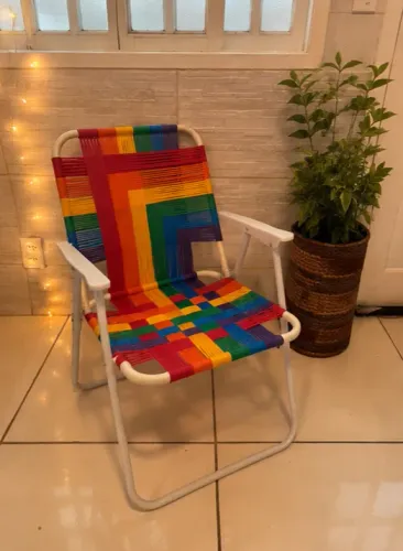 Cadeira Trançada Orgulho LGBTQIAPN+  