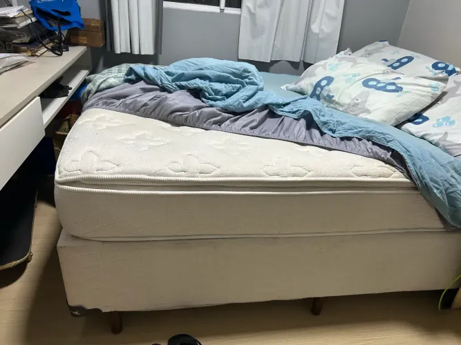 vende se cama box casal