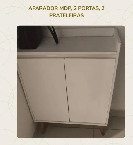 Aparador armário baixo MDP branco 2 portas pés palito