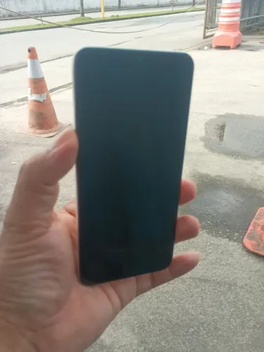 Celular Samsung A30s está com a tela trincada não tenho interesse de arrumar