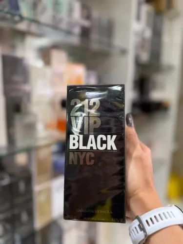Perfume 212 vip Black 100 ml lacrado 