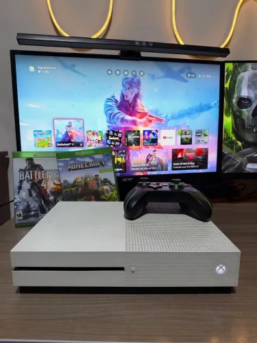Xbox One S 1TB + 2 Jogos