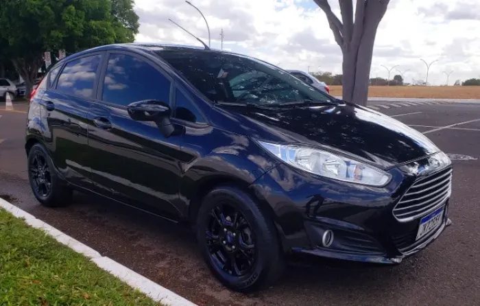 Ford Fiesta 1.6 16V Flex Aut. 5P 2014