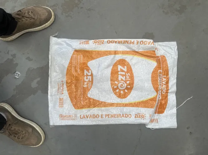 Saco de ráfia pequeno