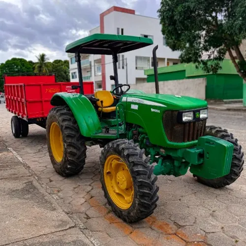 Trator John Deere 5055E - 2013