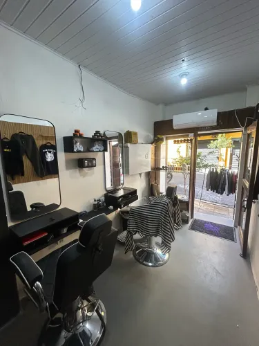 Barbearia Completa à Venda - Pronta para Trabalhar | Centro de Porto Alegre