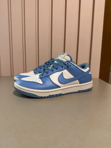 Tênis Nike Dunk Low Azul (University Blue)