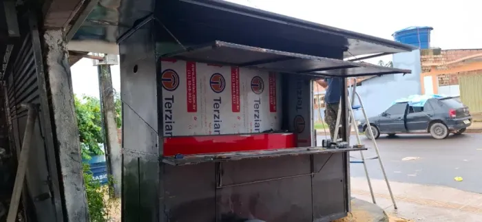 Carrinho de lancha novo medindo 1metro de comprimento por 2,2 largura. *57 chama
