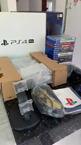 Playstation 4 pro (o mais novo da OLX)
