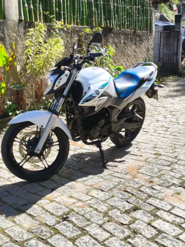 Fazer 250