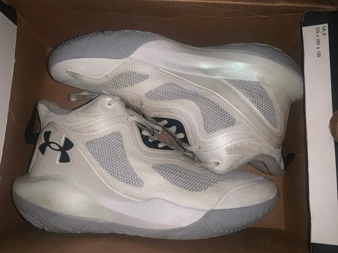 Tênis Under Armour Bankshot basquete usado tamanho 44 pouquíssimo usado
