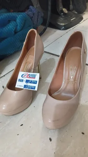 Estou vendendo um sapato novinho