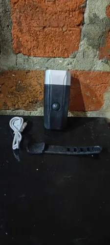 Lanterna farol 600 lumes carregavel USB para bicicleta ou para uso
