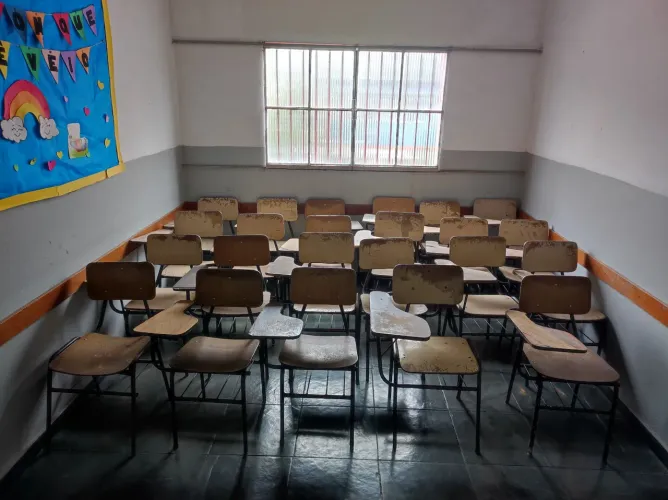 Cadeiras universitárias madeira