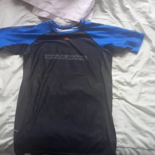 Kit 2 Rash Guards Gracie Barra - Lutador Preta EGG + Azul Manga Curta GG