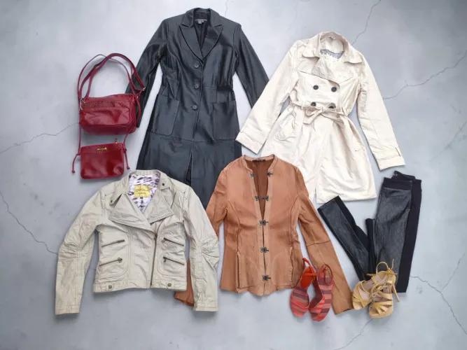 Lote roupas de marcas feminina peças em couro Zara lança perfume Burberry miu miu PP/34